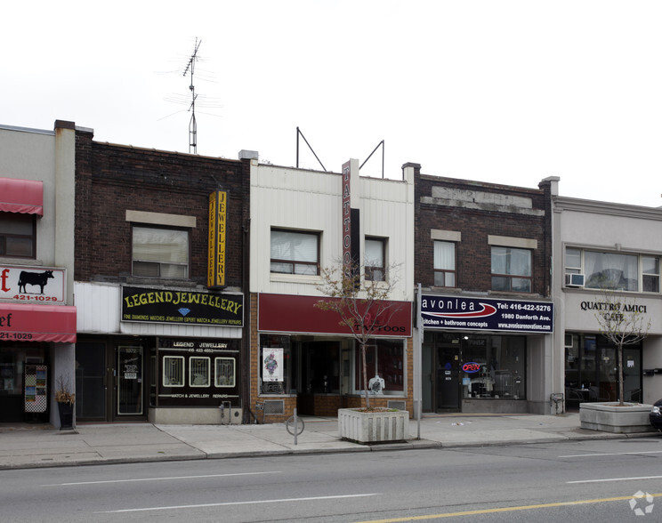 1974 Danforth Ave, Toronto, ON à louer - Photo principale - Image 1 de 2