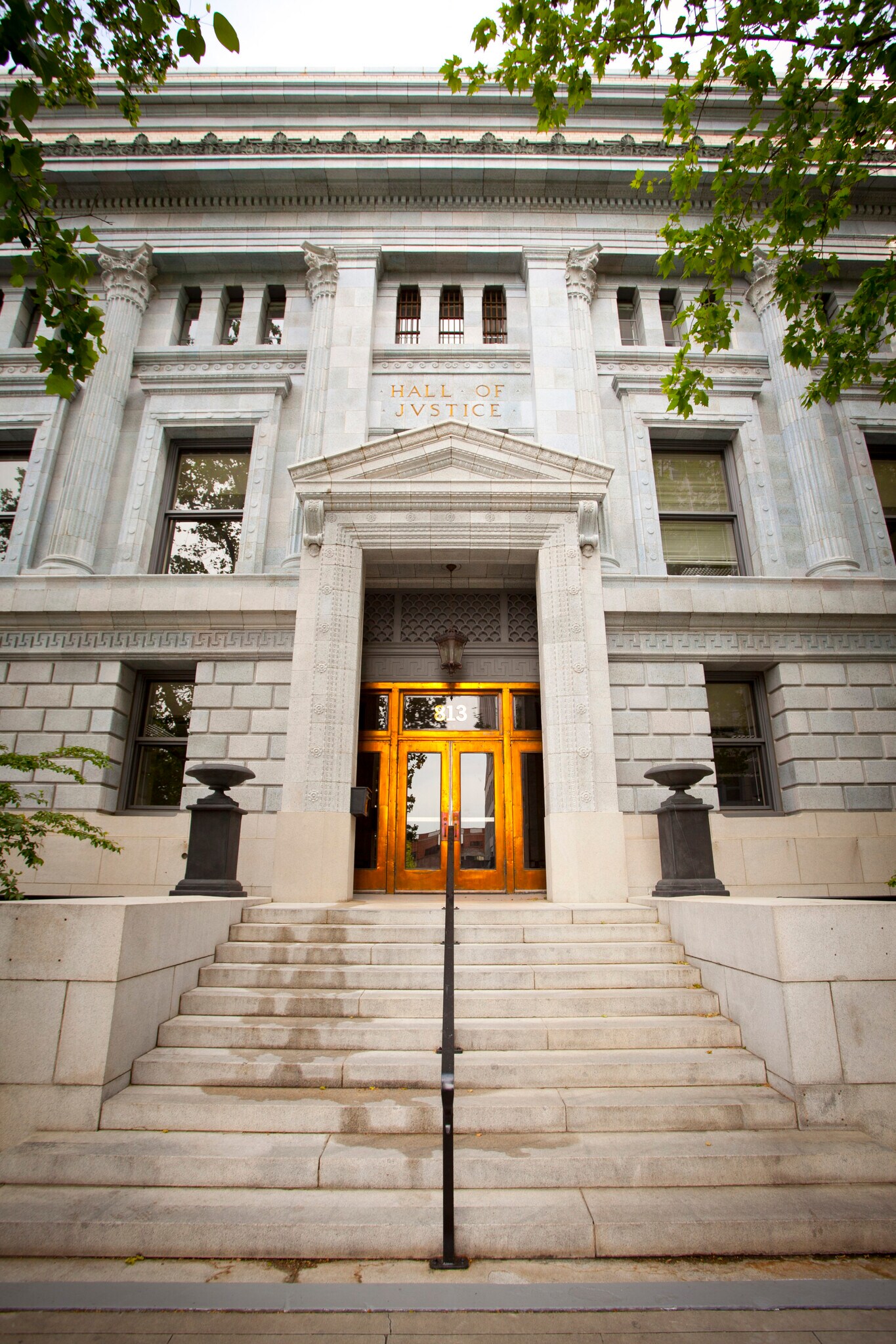 813 6th St, Sacramento, CA à louer Photo du bâtiment- Image 1 de 8