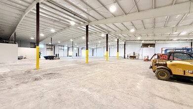 1365 Gateway Dr, Gallatin, TN for lease Interior Photo- Image 2 of 3