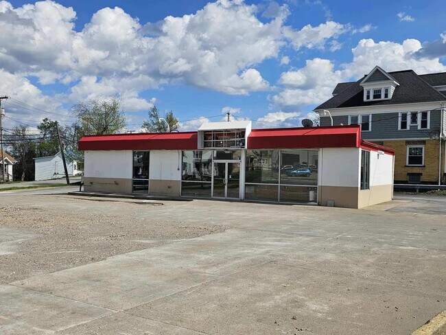 More details for 339 Lincoln Ave, Cadiz, OH - Retail for Sale