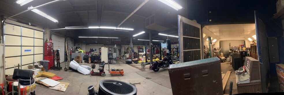 121 78th St, Niagara Falls, NY à vendre - Photo du bâtiment - Image 3 de 5