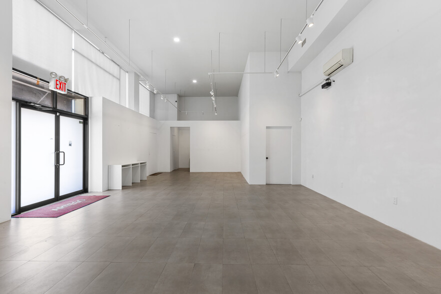 3288 48th St, Astoria, NY for lease - Interior Photo - Image 2 of 15