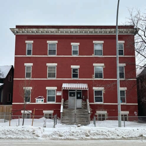 66-Unit Apartment Portfolio portefeuille de 4 propriétés à vendre sur LoopNet.ca - Photo du bâtiment - Image 1 de 5