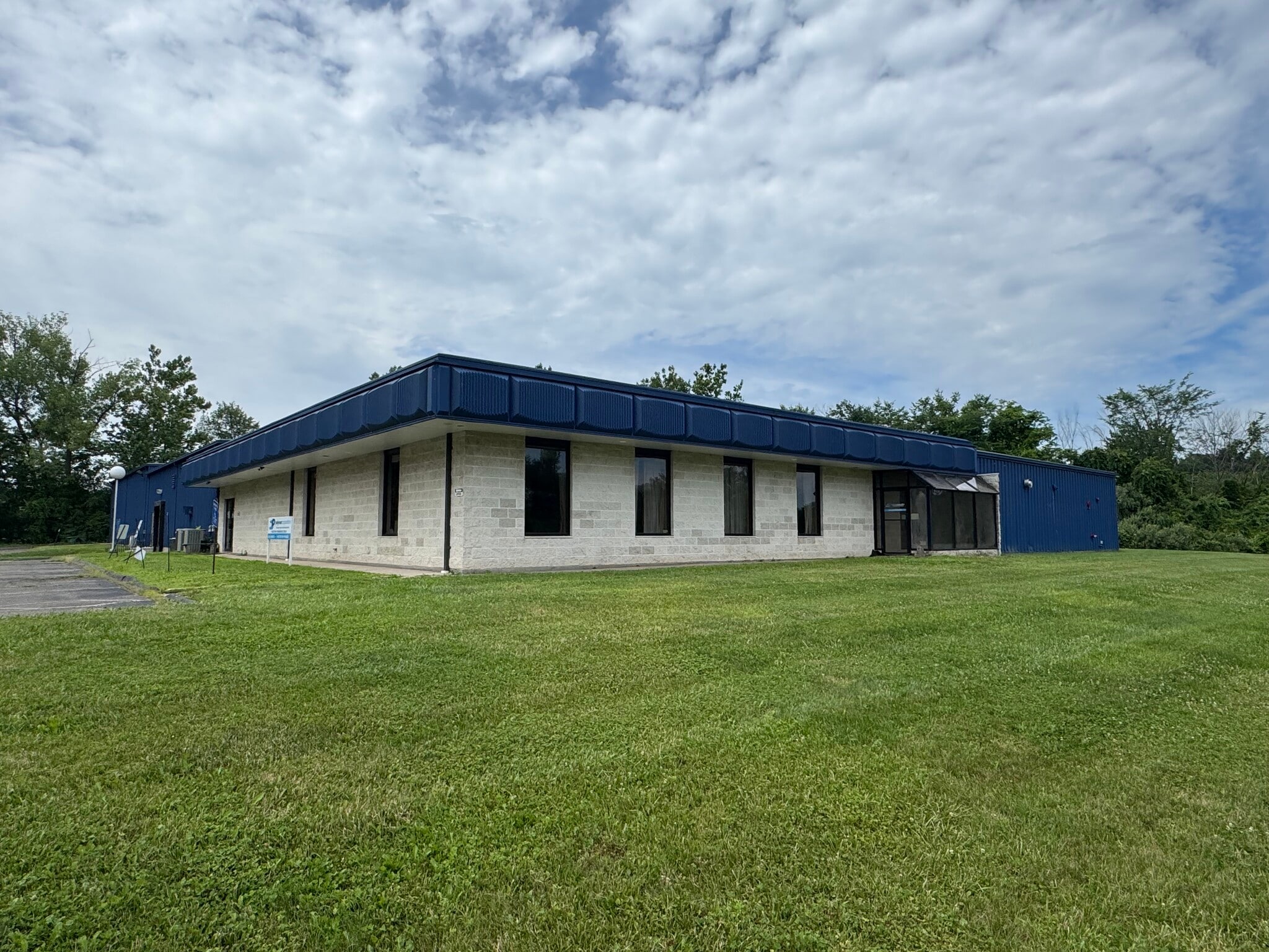 35 Industrial Park Pl, Middletown, CT for lease Interior Photo- Image 1 of 2