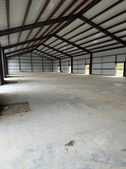 615 FM 371, Gainesville, TX for lease - Building Photo - Image 2 of 7