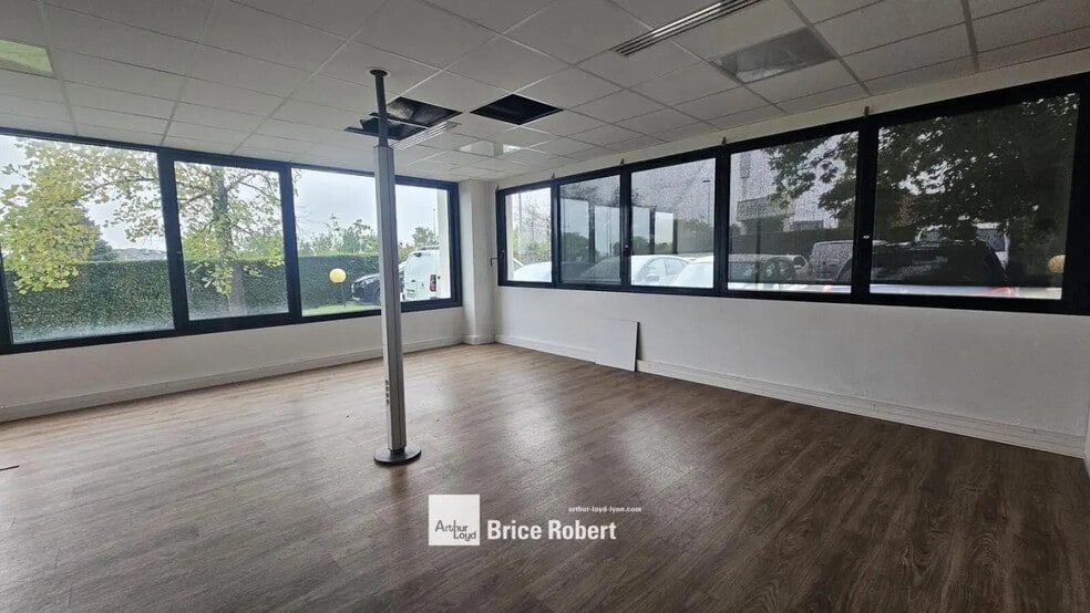 23 Rue Maryse Bastié, Bron à louer - Photo intérieure - Image 1 de 6