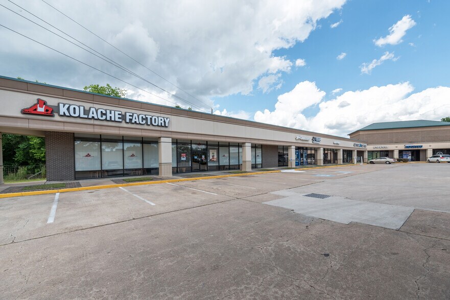 8604-8686 N Hwy 6, Houston, TX à louer - Photo du bâtiment - Image 3 de 17