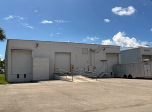 3305-3307 SW 11th Ave, Fort Lauderdale, FL for lease Interior Photo- Image 2 of 2