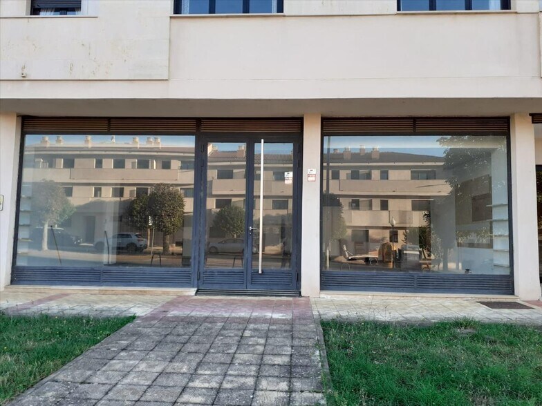 Avenida Fernando de Castro, 21, Sahagún, León à vendre - Photo du bâtiment - Image 2 de 14