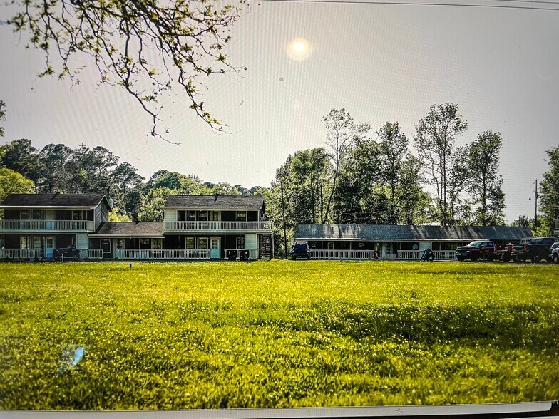 505 Bub Hayner Rd, Karnack, TX à vendre - Photo du bâtiment - Image 1 de 11