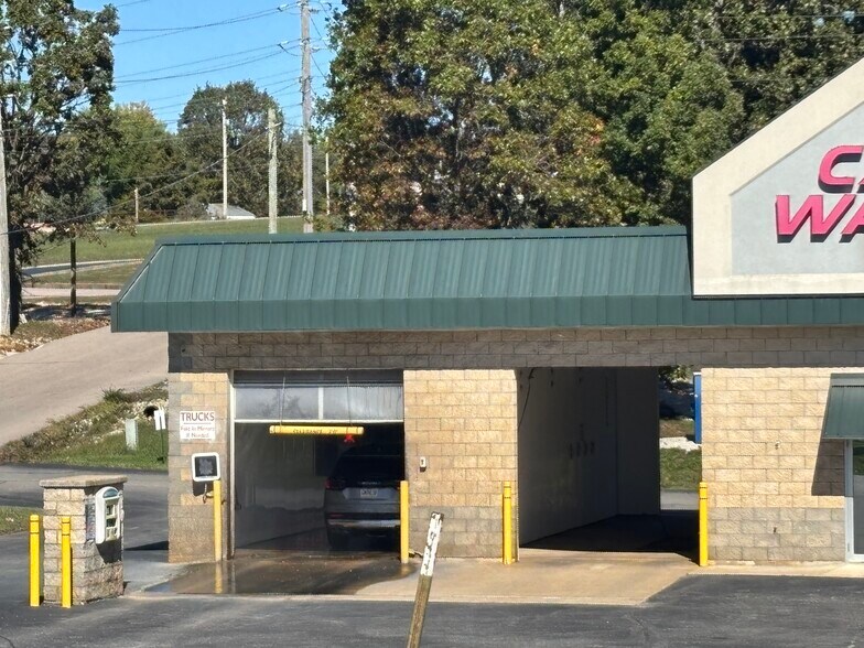312 N Main St, Gravois Mills, MO à vendre - Photo du bâtiment - Image 2 de 12