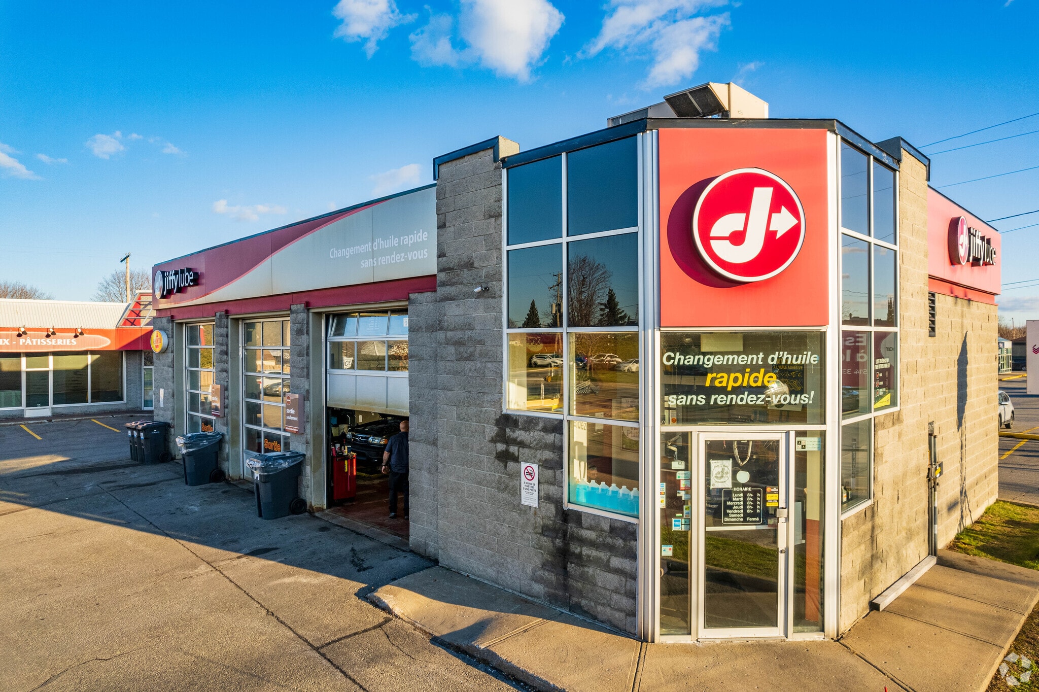 155 25e Av, St-Eustache, QC for sale Primary Photo- Image 1 of 1