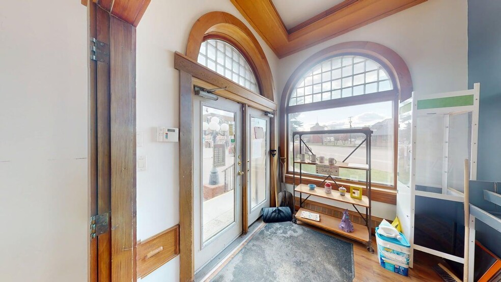800 Baker St, Cranbrook, BC for sale - Interior Photo - Image 2 of 76