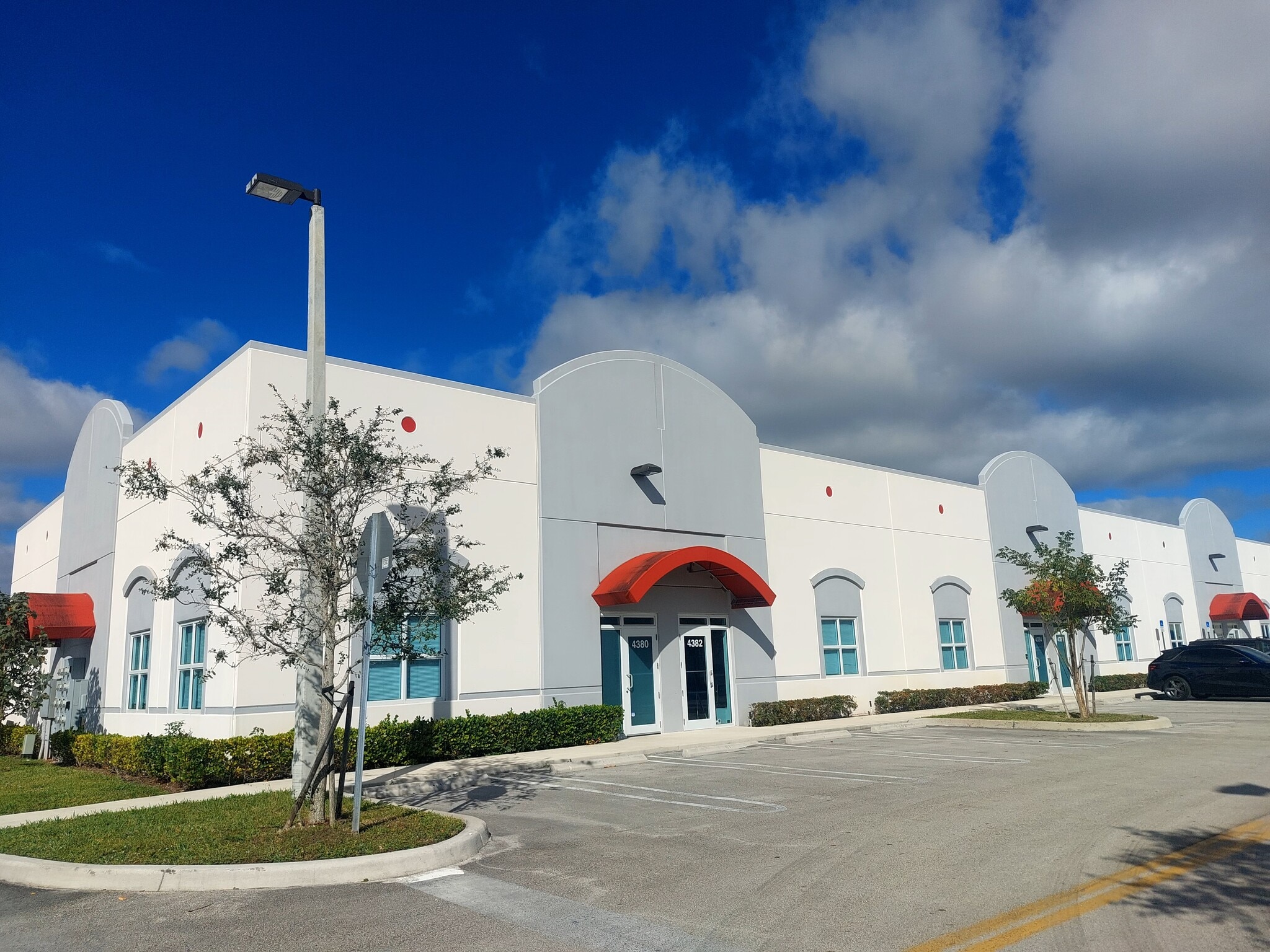 4300-4314 NW 120th Ave, Coral Springs, FL for lease Interior Photo- Image 1 of 3