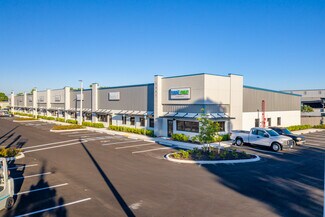 Plus de détails pour 2351 Crystal Dr, Fort Myers, FL - Local d'activités à louer