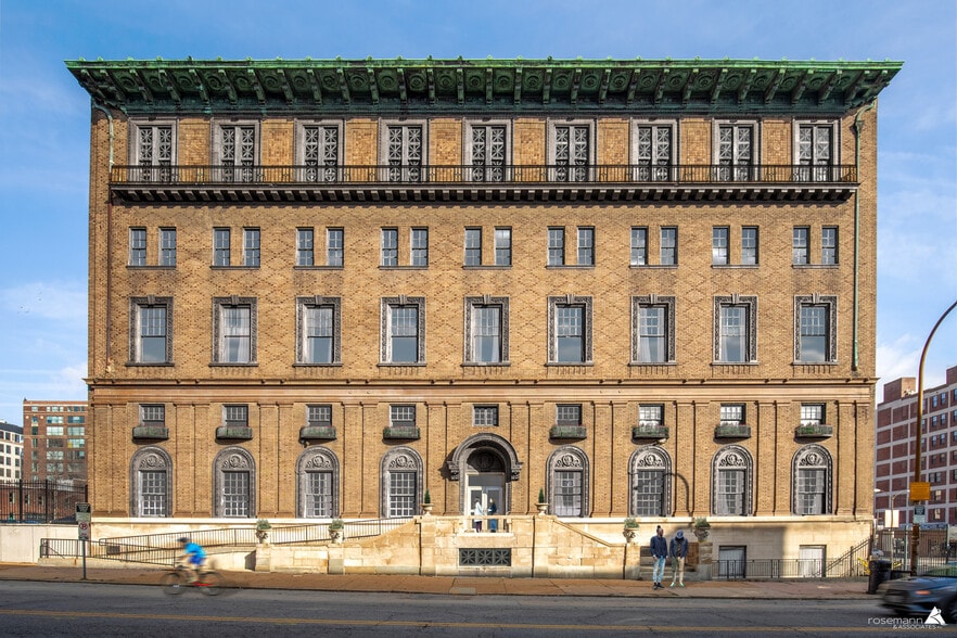 1411 Locust St, Saint Louis, MO for sale - Building Photo - Image 1 of 13