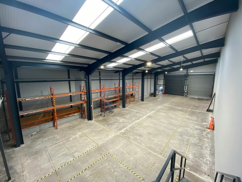 228-240 Edmiston Dr, Glasgow for lease - Building Photo - Image 3 of 7