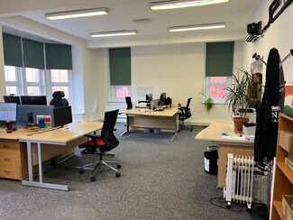 Plus de détails pour 36-38 Church Rd, Burgess Hill - Bureau à louer