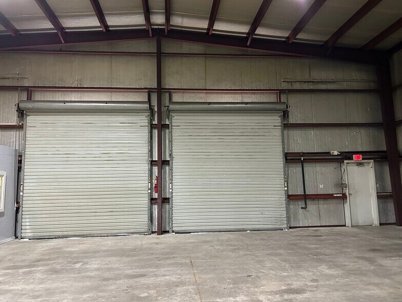 2410 Tyler St, Kenner, LA à louer - Photo du bâtiment - Image 2 de 7