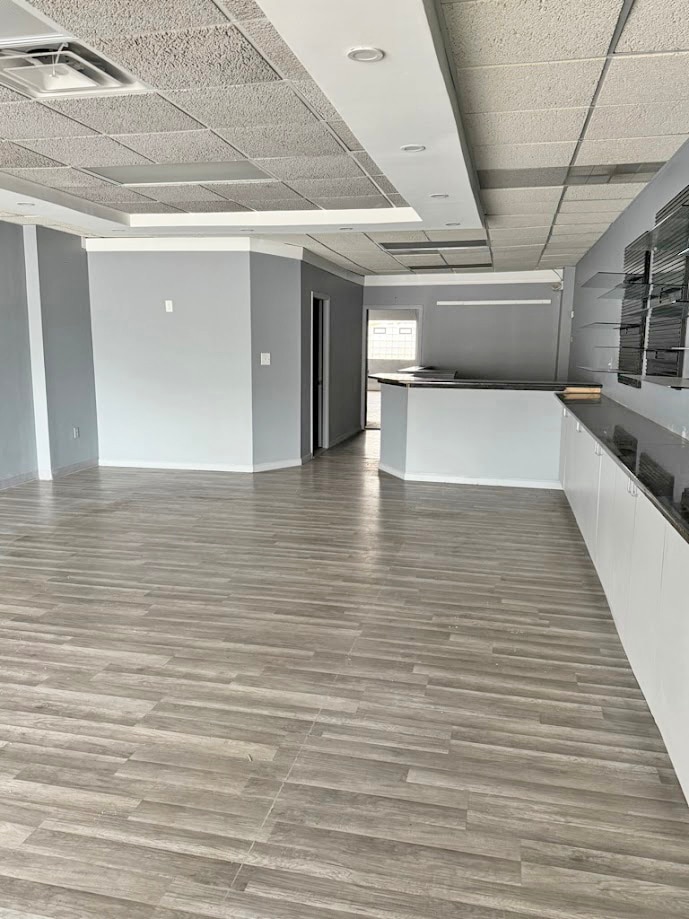 21421-21435 Greater Mack Ave, Saint Clair Shores, MI for lease Interior Photo- Image 1 of 5