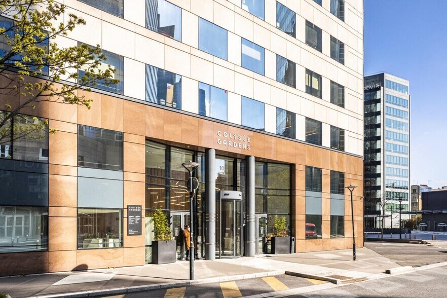 8-12 Avenue De L'Arche, Courbevoie à louer - Photo du bâtiment - Image 2 de 18