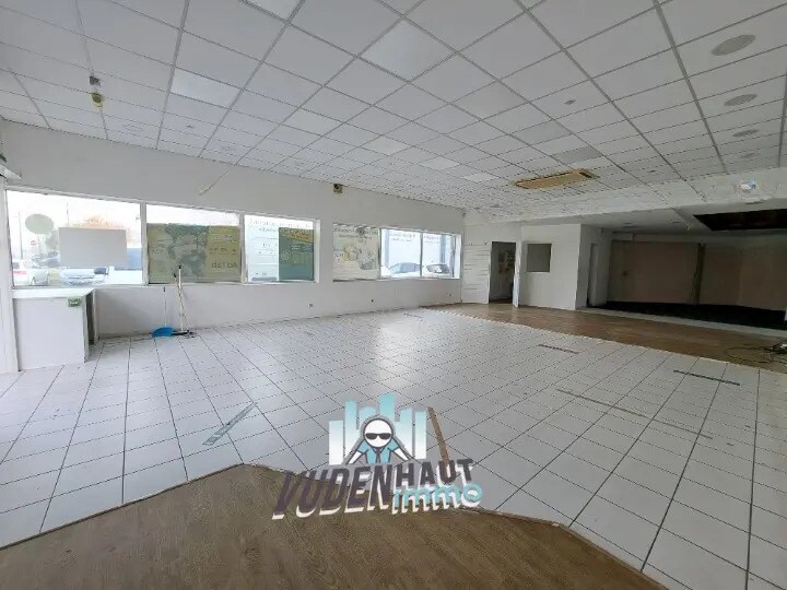 Retail in Portet-sur-Garonne for lease Interior Photo- Image 1 of 6