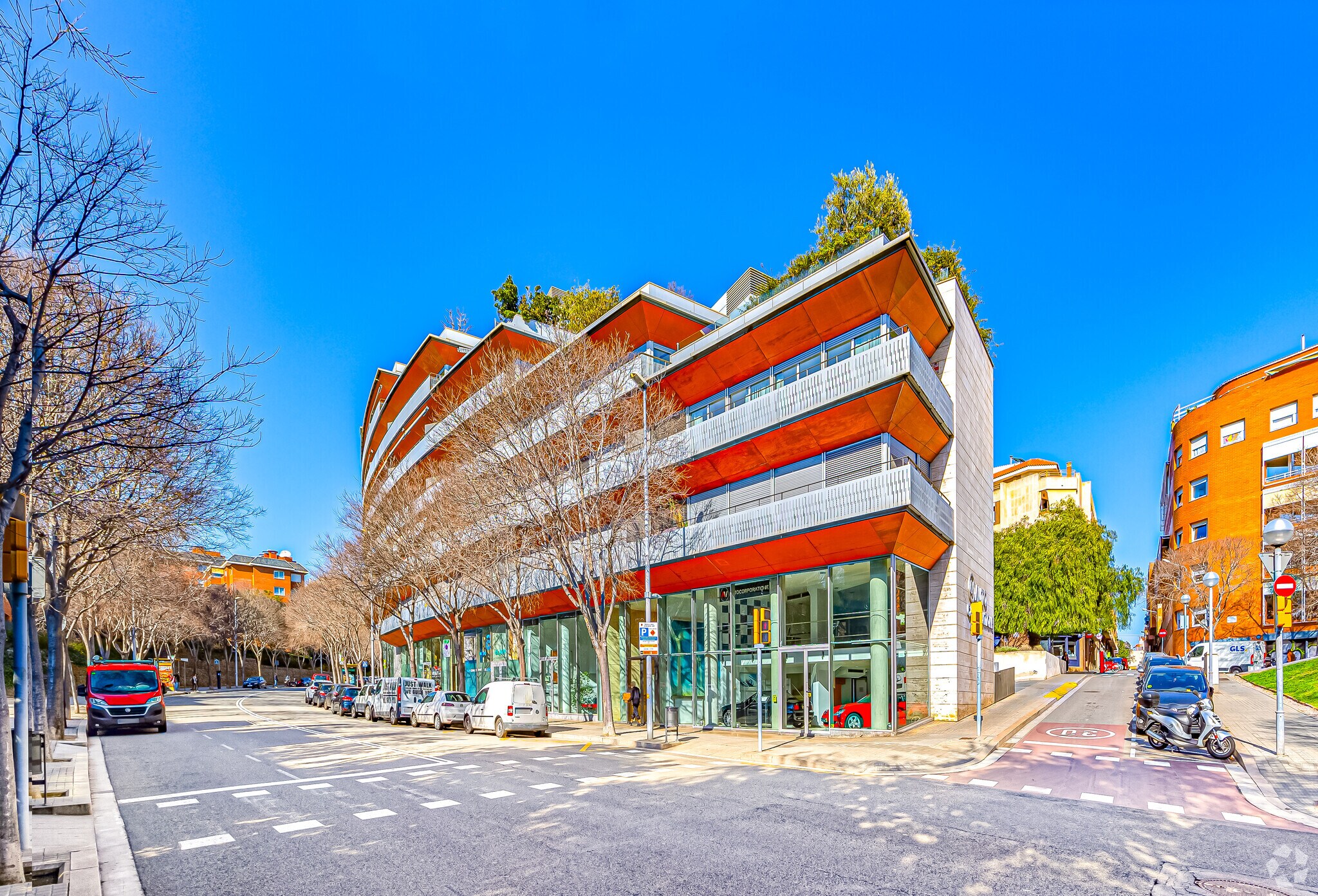Office/Retail in Barcelona, Barcelona for lease Primary Photo- Image 1 of 6