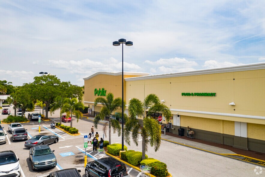 2810-3016 54th Ave S, Saint Petersburg, FL à louer - Photo du bâtiment - Image 3 de 20