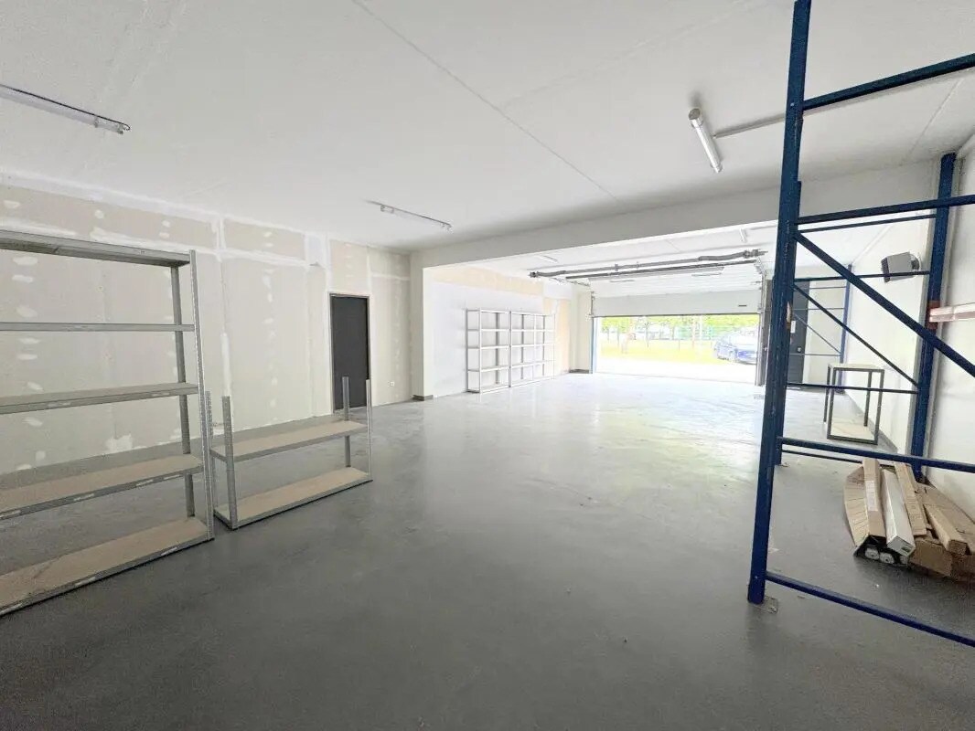 Flex in Herblay-sur-Seine for lease Interior Photo- Image 1 of 10