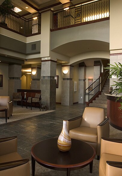 101 Parkshore Dr, Folsom, CA à louer - Hall d’entrée - Image 3 de 15