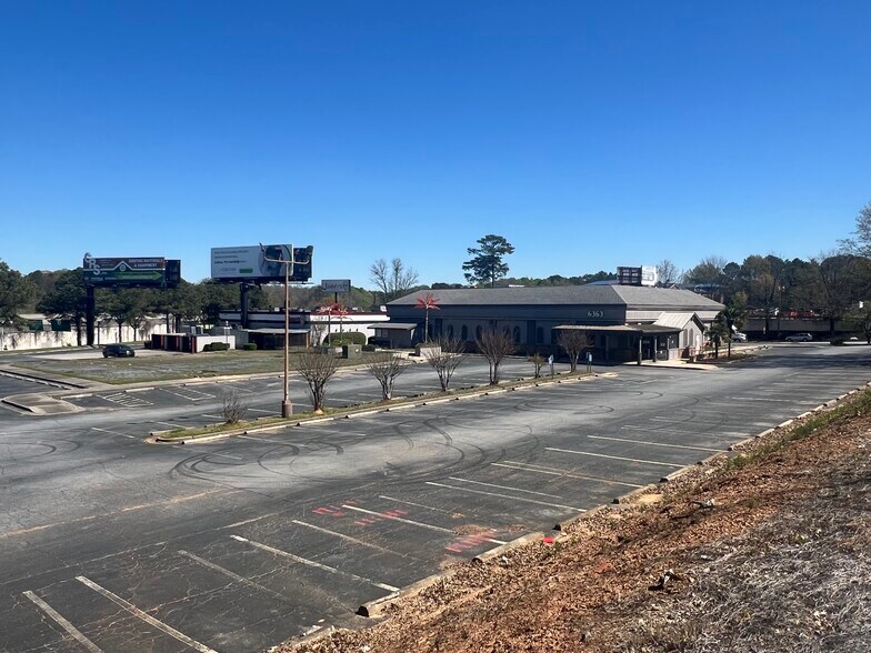 6363 Peachtree Industrial Blvd, Atlanta, GA à vendre - Photo du bâtiment - Image 3 de 17