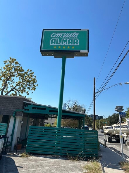 1209 E 7th St, Austin, TX for lease - Building Photo - Image 2 of 16