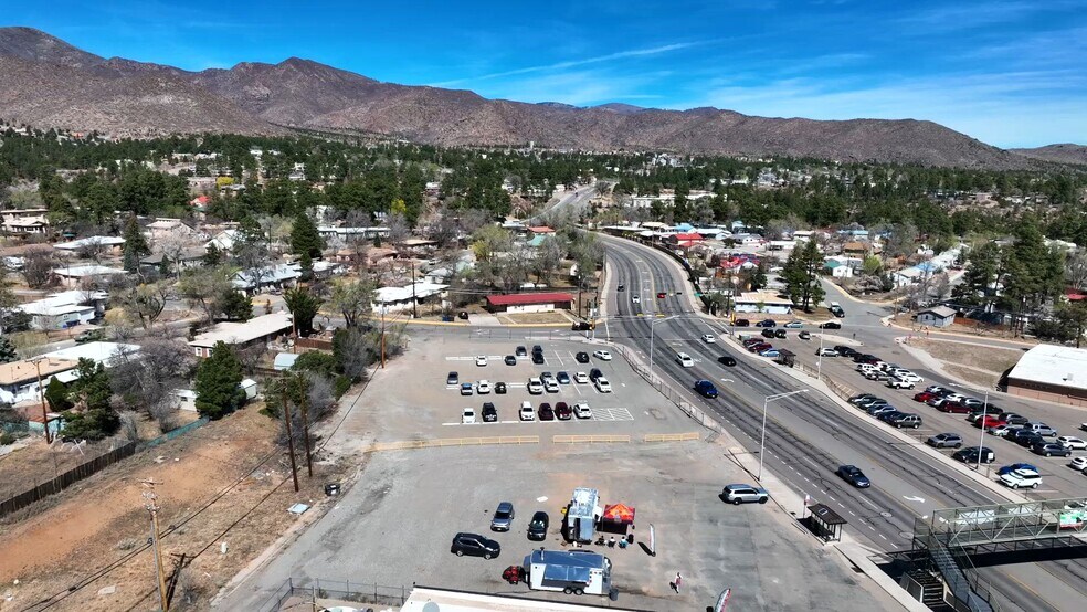 1399 Diamond Dr, Los Alamos, NM à louer - Vidéo sur l’inscription commerciale - Image 2 de 5