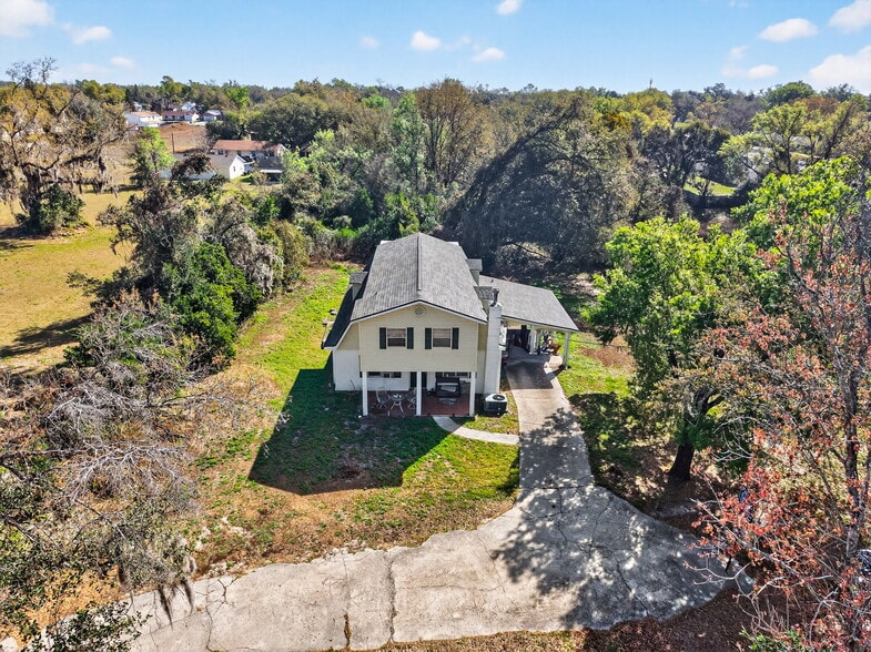 902 Two Houses Ln, Seffner, FL à vendre - Photo du bâtiment - Image 2 de 11