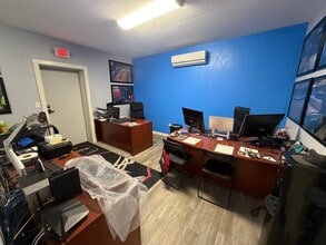 3943 S Interstate 35, New Braunfels, TX à louer Photo intérieure- Image 2 de 6