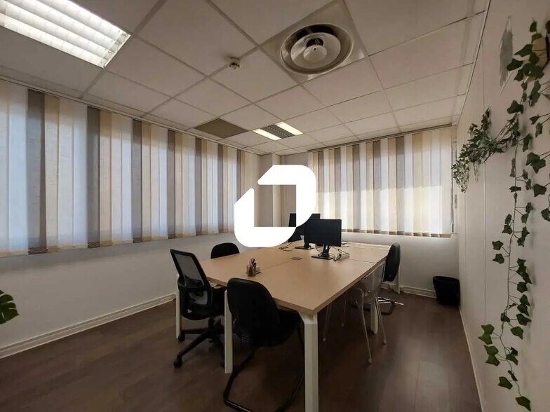 Office in Baillargues for lease - Building Photo - Image 2 of 12