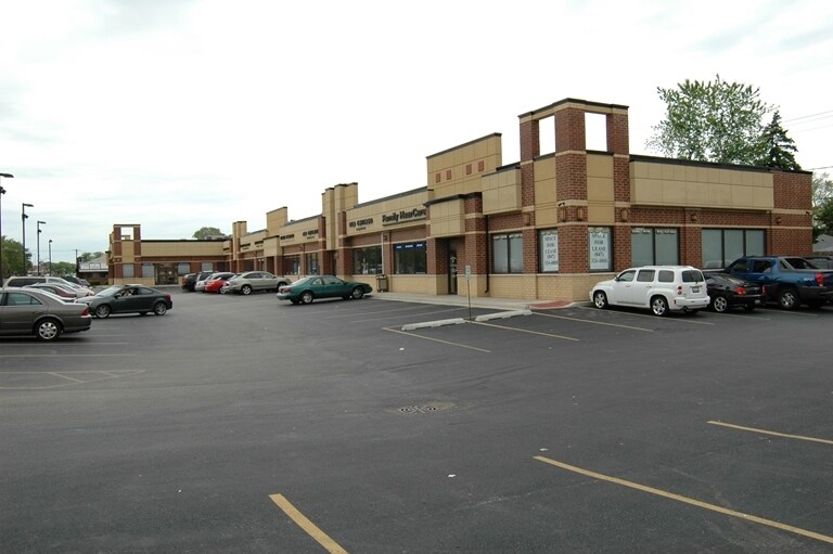 7313-7337 N Harlem Ave, Niles, IL à louer - Photo du bâtiment - Image 2 de 12
