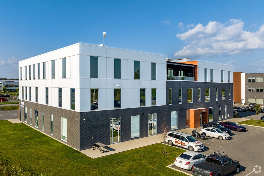 4670 Aut Sud Laval (A-440) Desste O, Laval, QC à vendre - Photo du bâtiment - Image 3 de 6