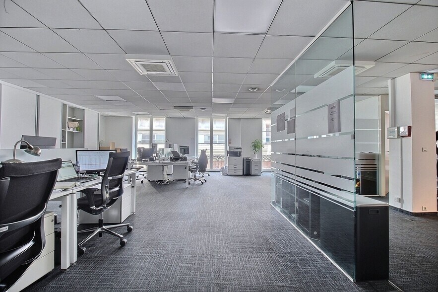 11 Rue De Mogador, Paris à louer - Photo du bâtiment - Image 3 de 30