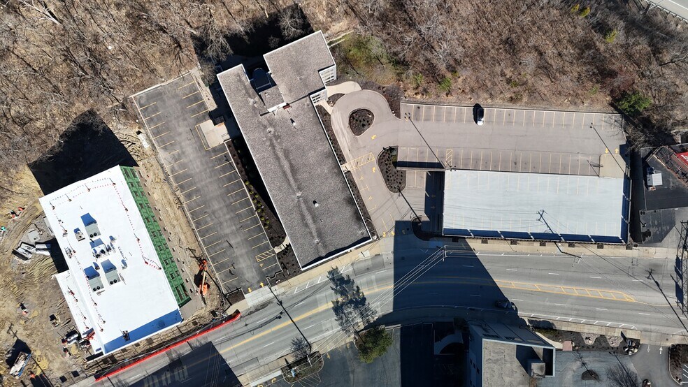 2060 Reading Rd, Cincinnati, OH à vendre - Photo du bâtiment - Image 3 de 13
