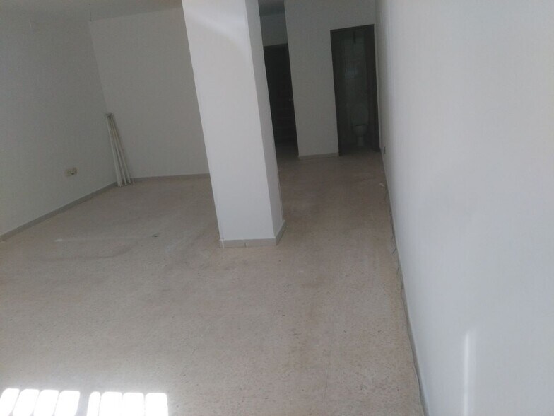 Commerce de détail dans Cáceres à louer - Photo du bâtiment - Image 2 de 7