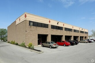 10821 Plantside Dr, Louisville, KY for lease Interior Photo- Image 1 of 9