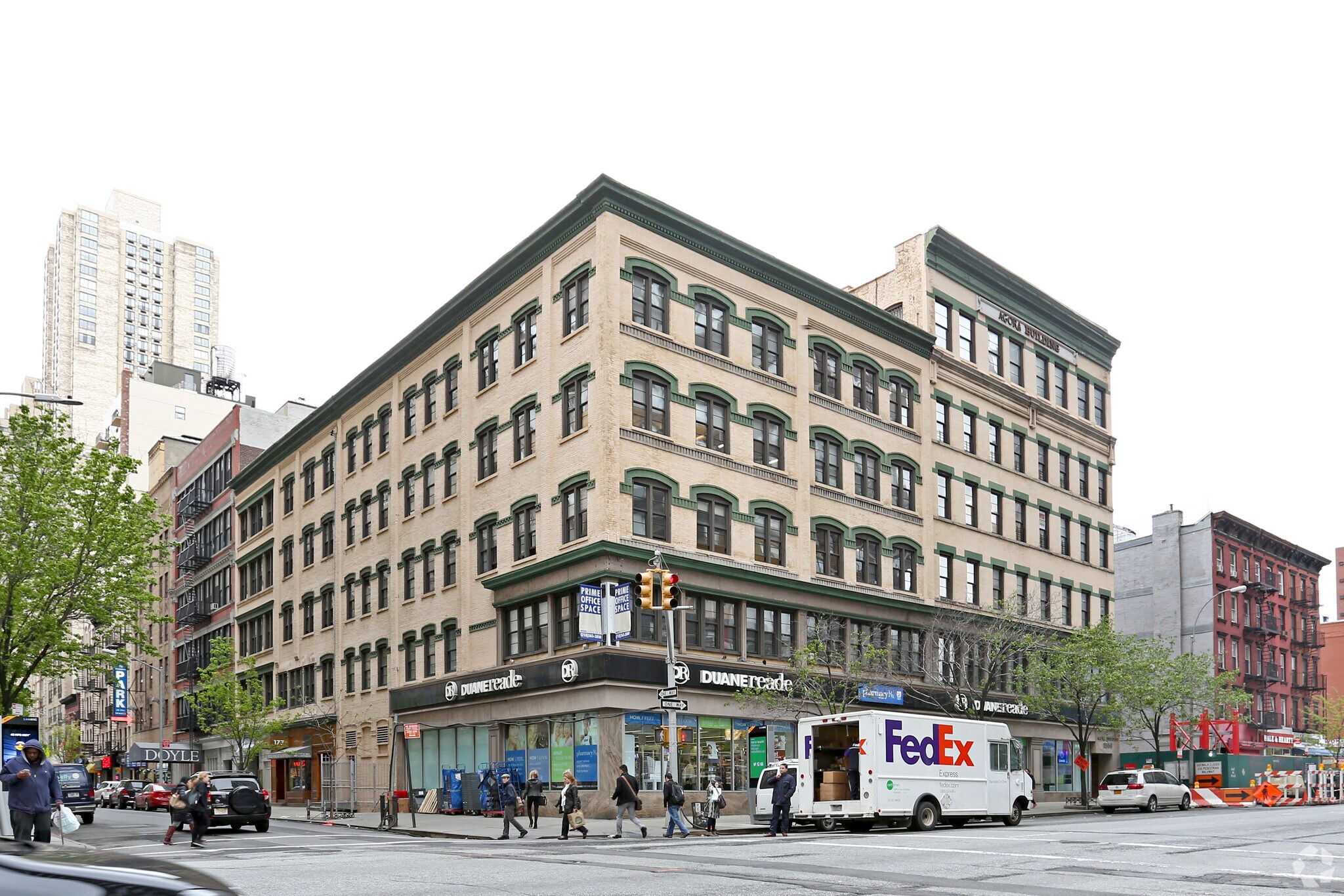1550-1556 3rd Ave, New York, NY à louer Photo du bâtiment- Image 1 de 10