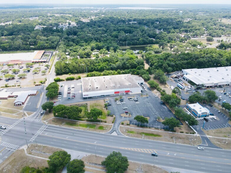327-333 State Road 19, Palatka, FL à louer - Photo du bâtiment - Image 2 de 8