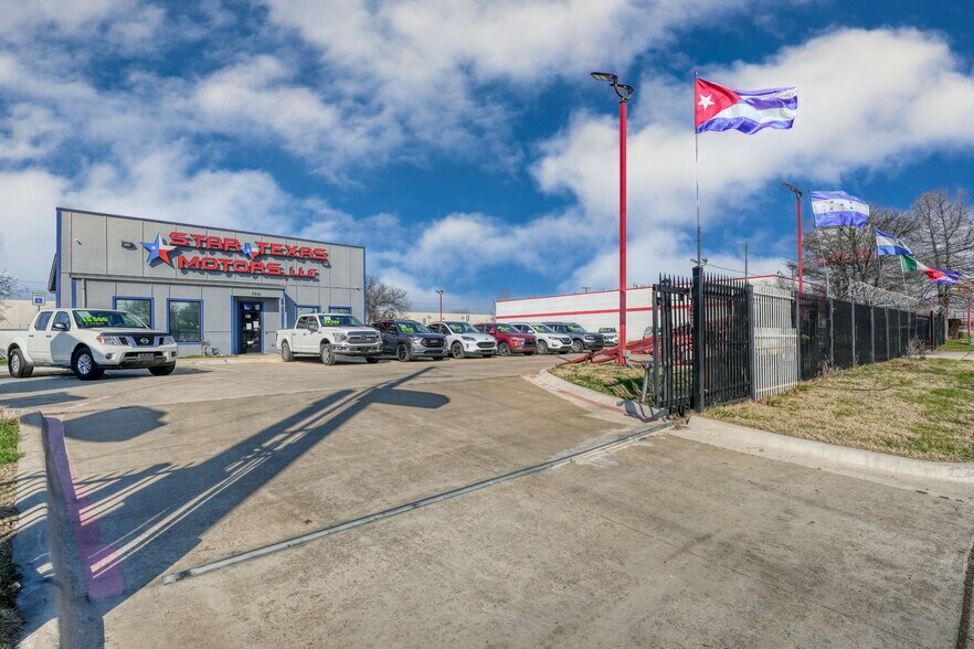 2661 Walnut Hill Ln, Dallas, TX à vendre - Photo du bâtiment - Image 2 de 19