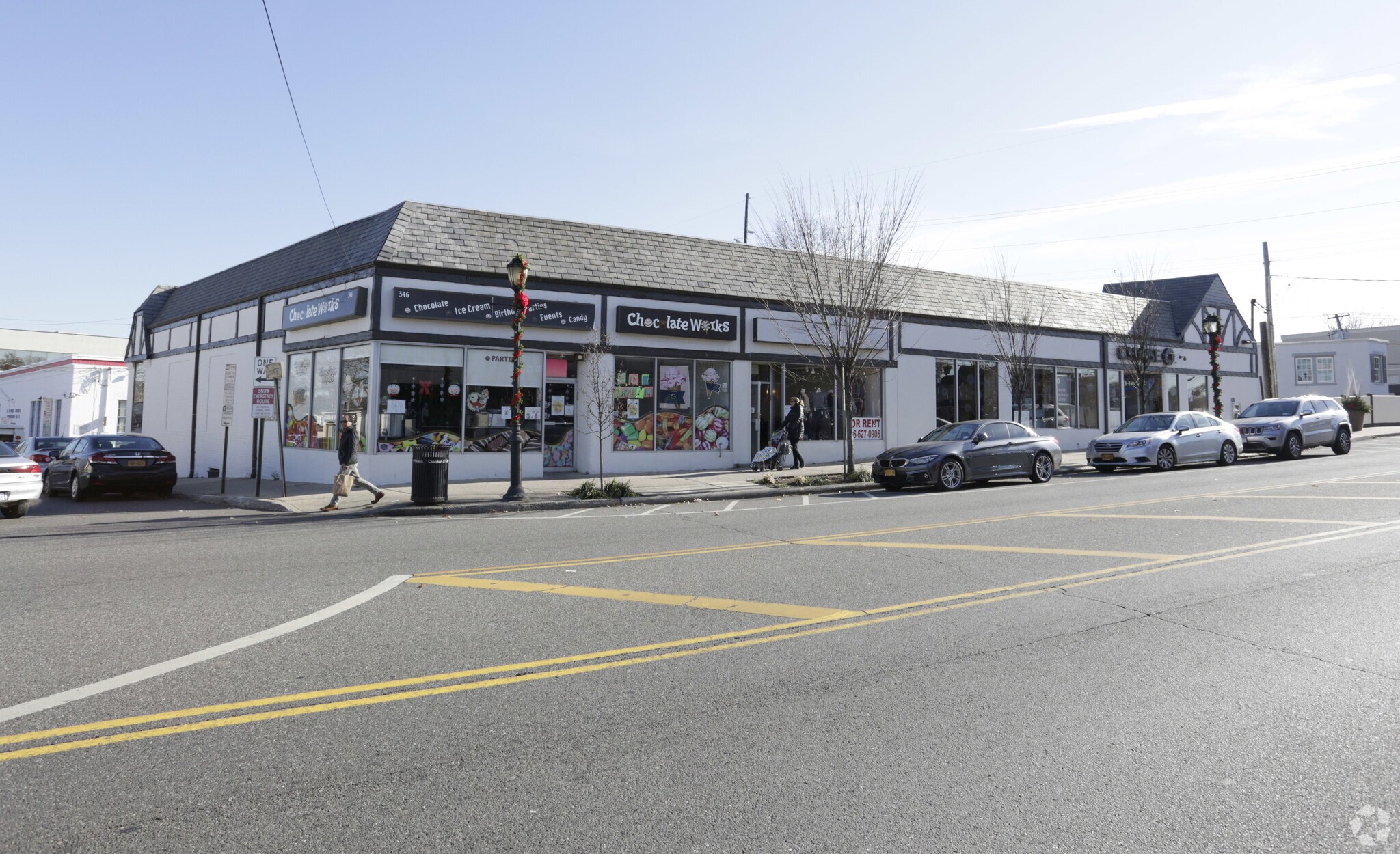 330-346 Plandome Rd, Manhasset, NY à vendre Photo principale- Image 1 de 5