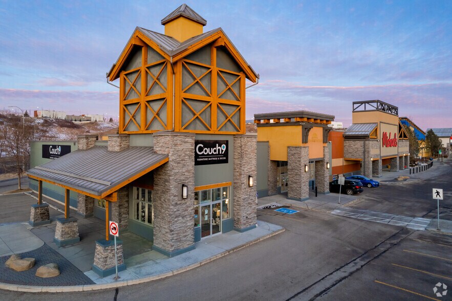 8180 11th St NE, Calgary, AB à vendre - Photo principale - Image 1 de 1