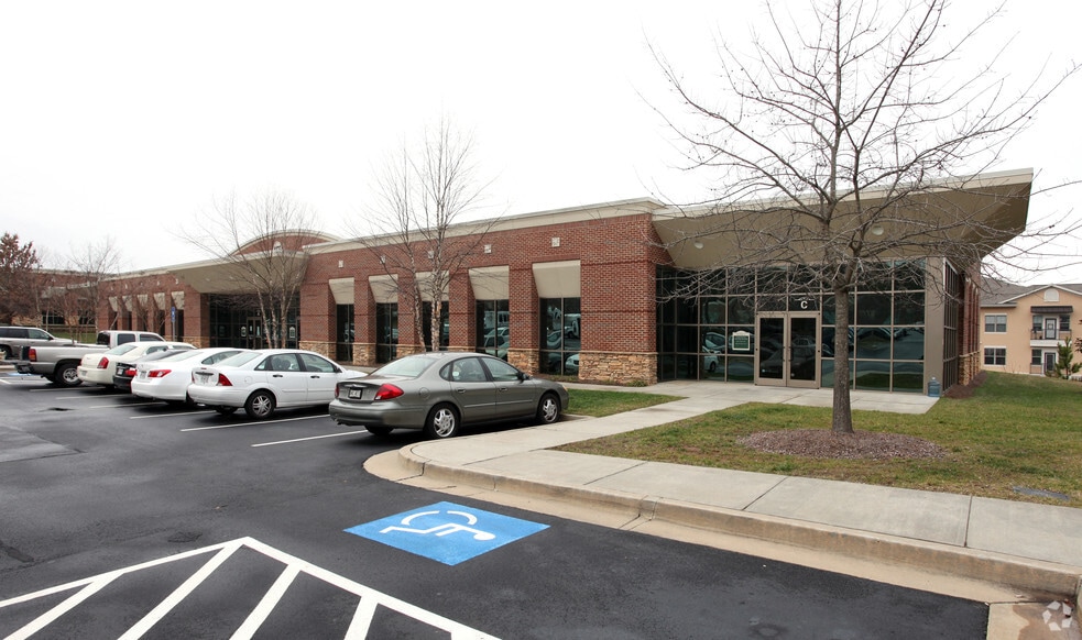 4275 Johns Creek Pky, Suwanee, GA à vendre - Photo du bâtiment - Image 2 de 15