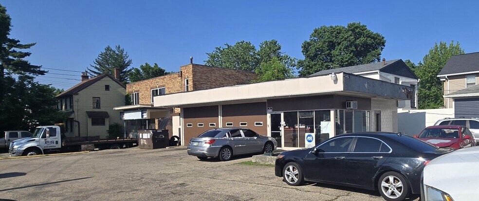 5757 Hamilton Ave, Cincinnati, OH à vendre - Photo du bâtiment - Image 2 de 4