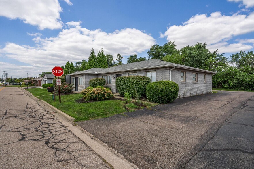 2233 Miamisburg-Centerville Rd, Dayton, OH à vendre - Photo du bâtiment - Image 3 de 41